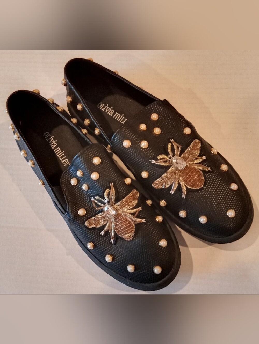 Olivia Miller Black Pearl & Gold Bee Embellished Slip-On Loafers Women's Size 7